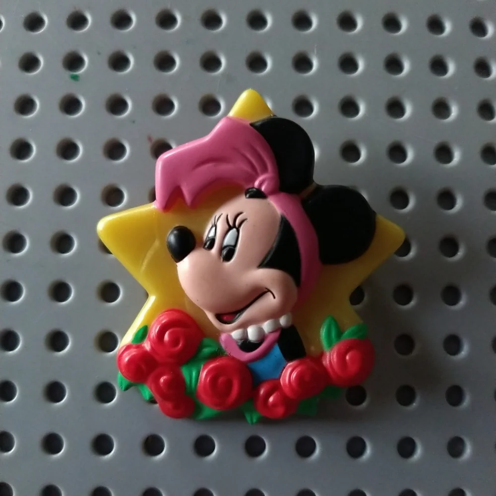 Avon Disney Minnie Mouse plastic brooch 1989 vintage